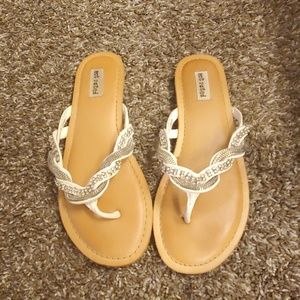 Not rated white sandals